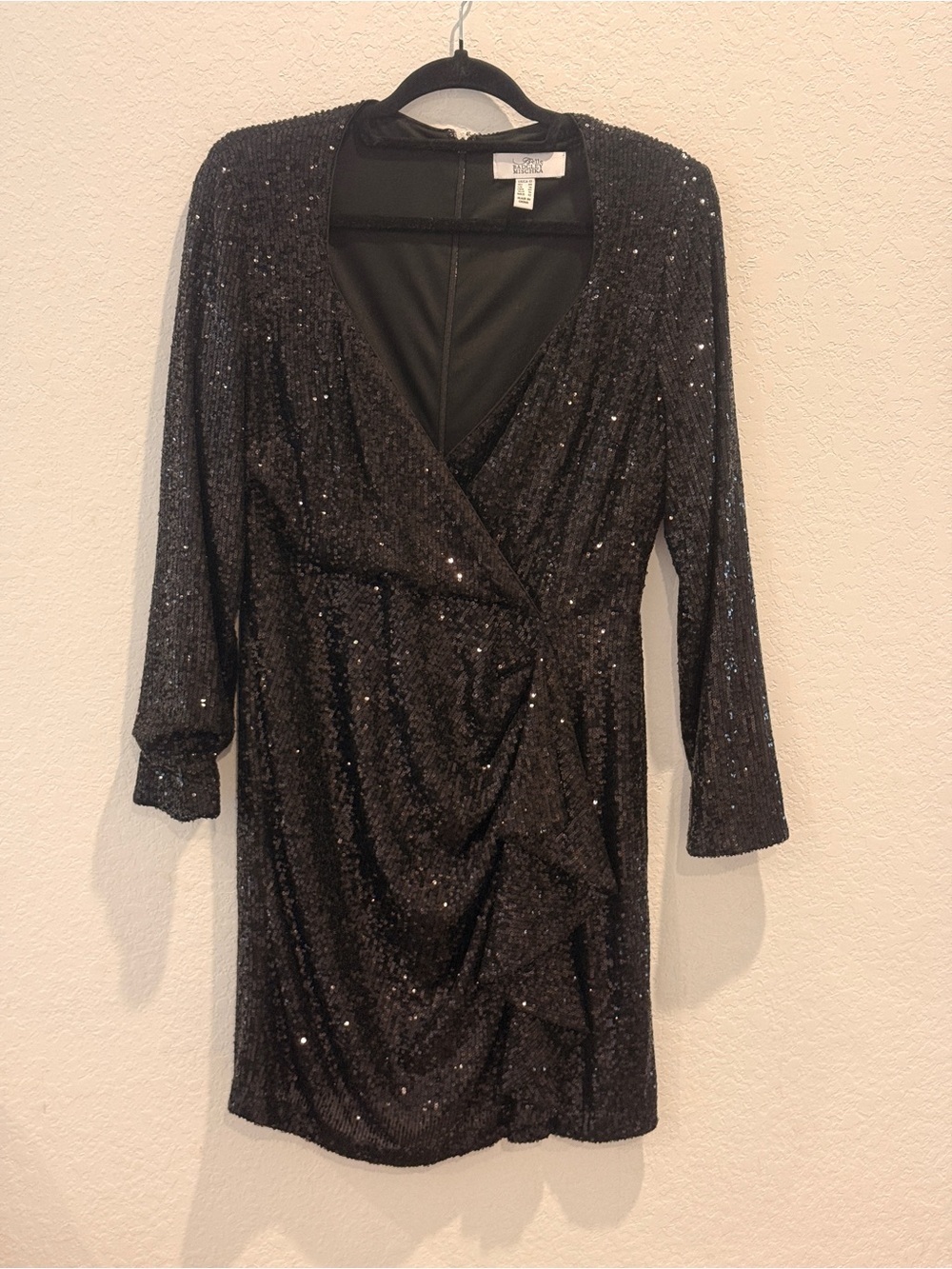 Belle‎ Badgley Mischka Black Sequin Long-Sleeve Wrap Dress